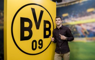 Dortmund teenager Pulisic extends contract until 2020