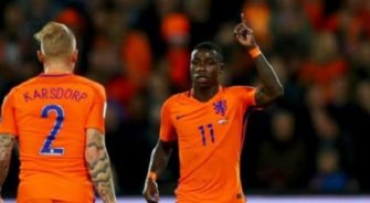 Sevilla near the Dutch greatest player