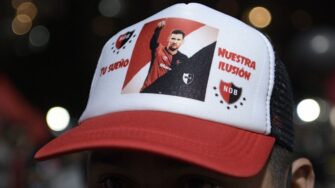 Newell's Old Boys fans try to tempt Messi to Argentina with parade