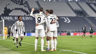 Barcelona cruise, Juve get late goal as both advance from Group G